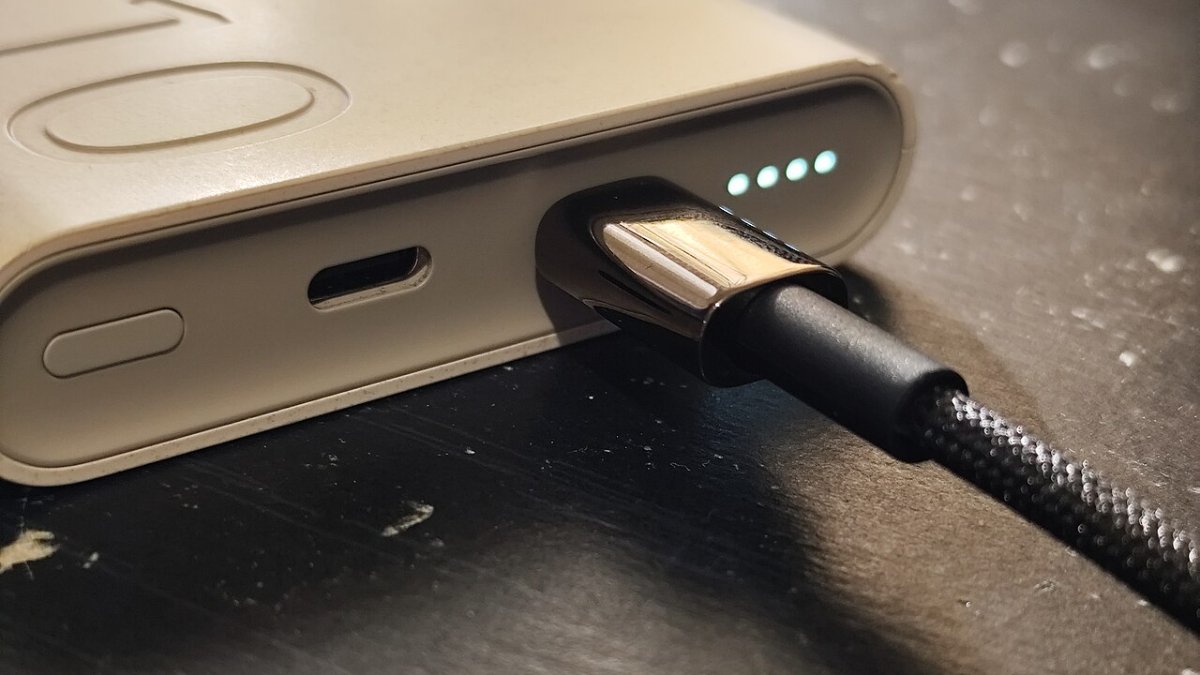 Cablu USB-C conectat Cablu USB-C conectat