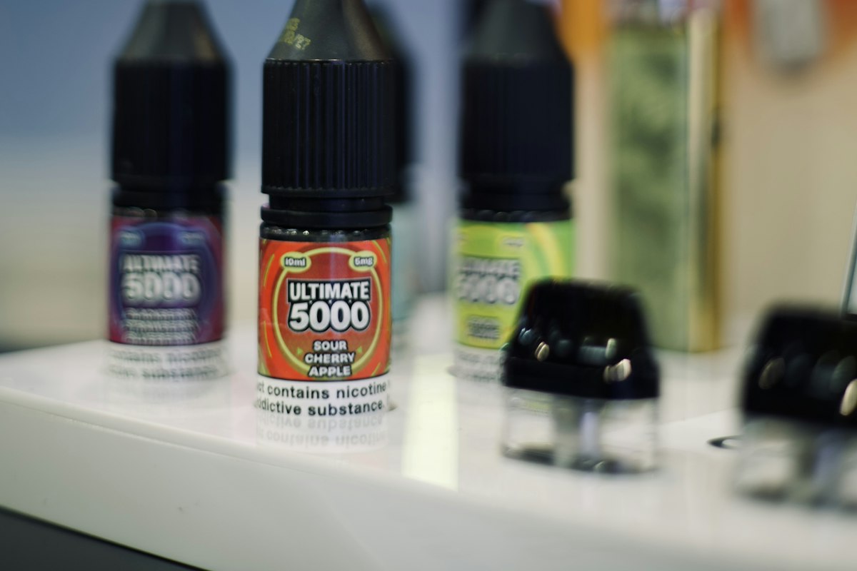 Rotația aromelor Flacoane de lichid pentru țigara electronică, într-un magazin